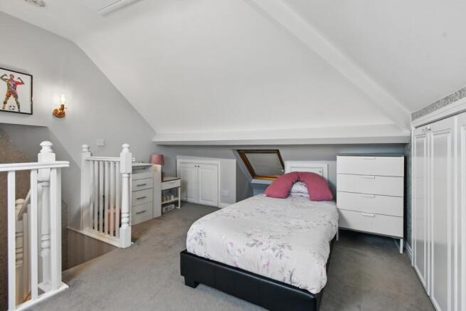 5 bed Semi-Detached for sale Image 10