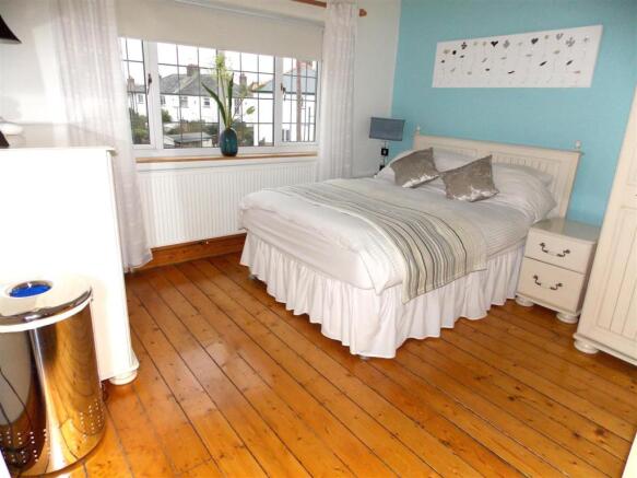 master bedroom.JPG
