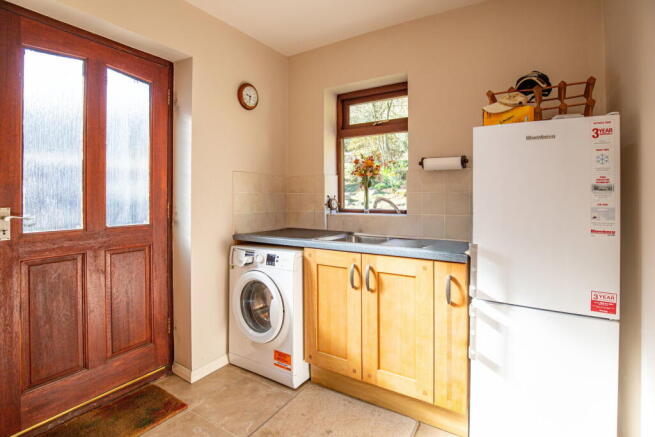 4 bed Detached Bungalow for sale Image 7