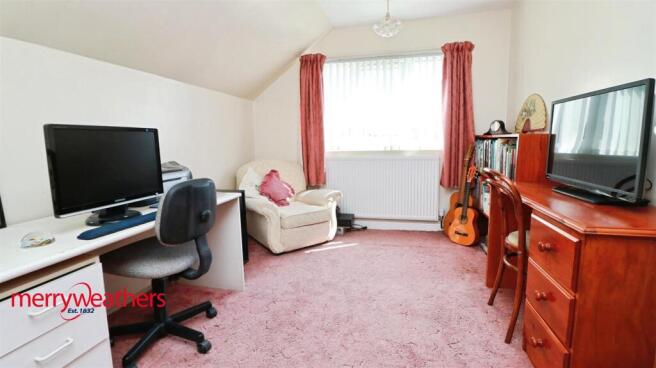 4 bed Detached Bungalow for sale Image 9