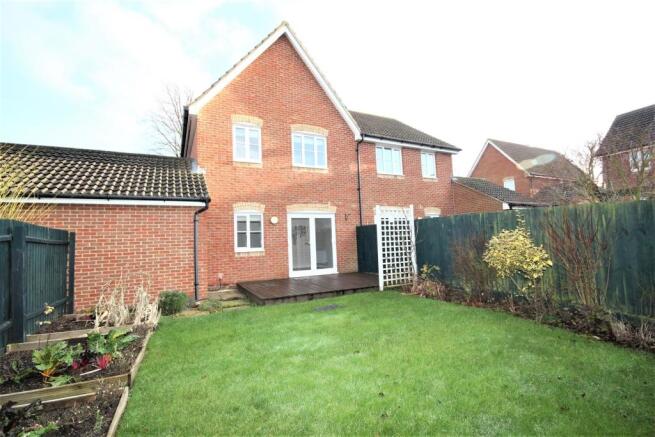 P1237 Rear Garden.jpg
