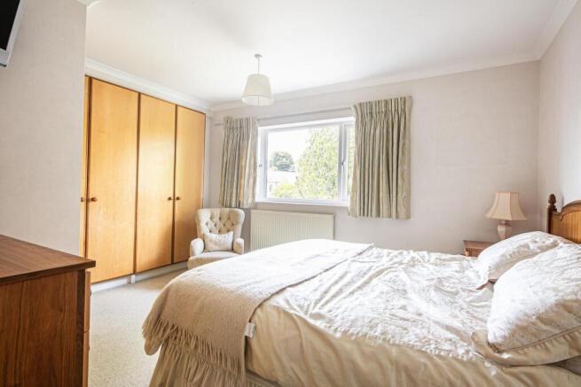 4 bed Semi-Detached for sale Image 10
