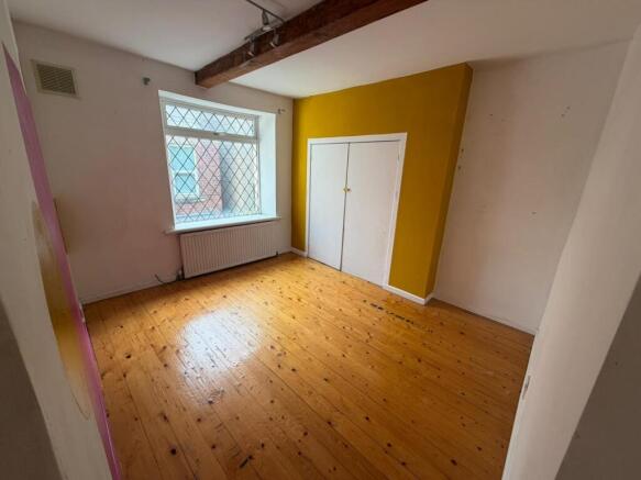 3 bed Apartment for sale Image 6
