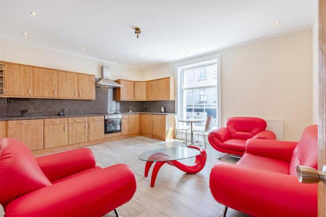 Open Plan Living Room/Kitchen