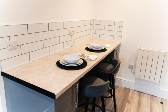 2 bed Apartment to rent Image 10