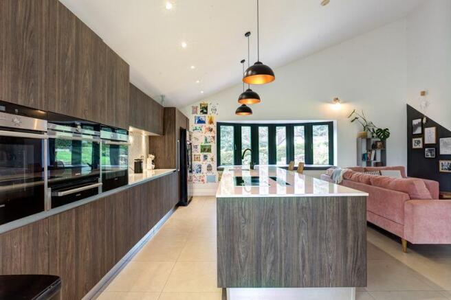 OPEN PLAN LIVING KITCHEN H