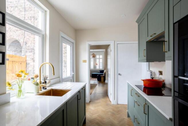 3 bed Terraced for sale Image 11