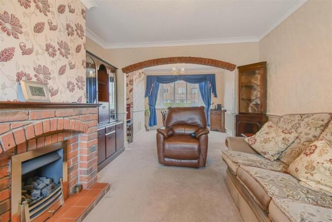 3 bed Semi-Detached for sale Image 4