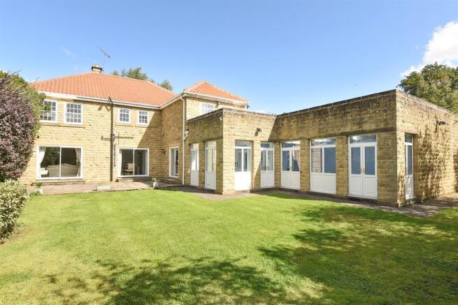 Rear Garden1