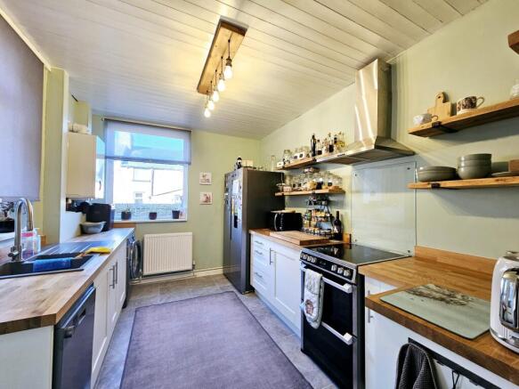 3 bed Terraced for sale Image 7
