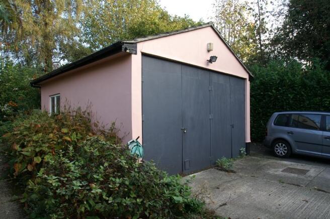 Garage/Workshop