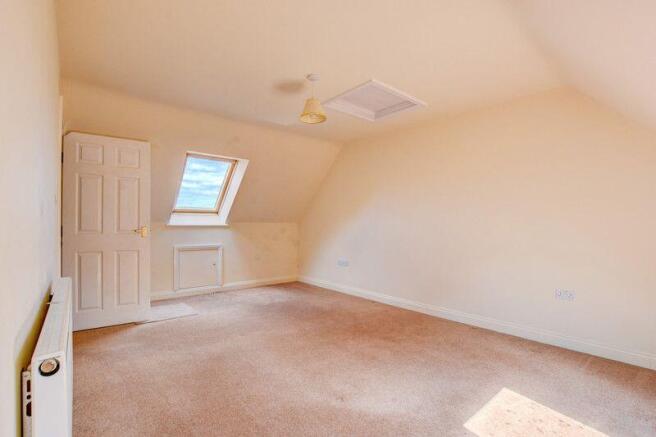 3 bed Terraced for sale Image 10