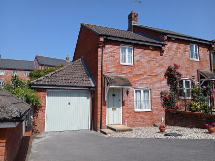 42 Honeymead Lane, Sturminster Newton, DT10 1QH