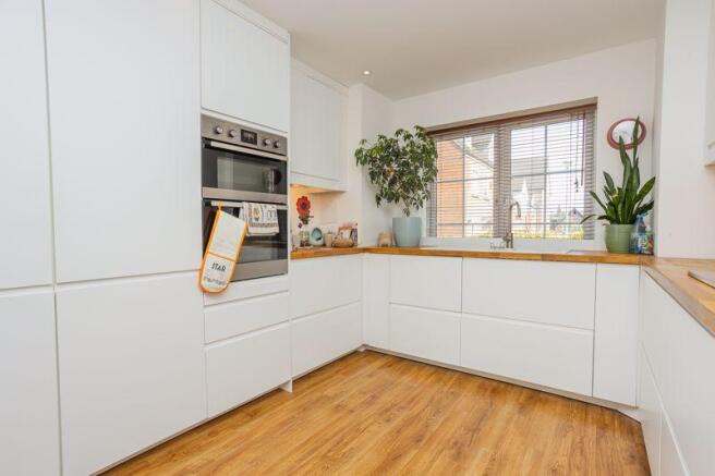 Kitchen / Dini...