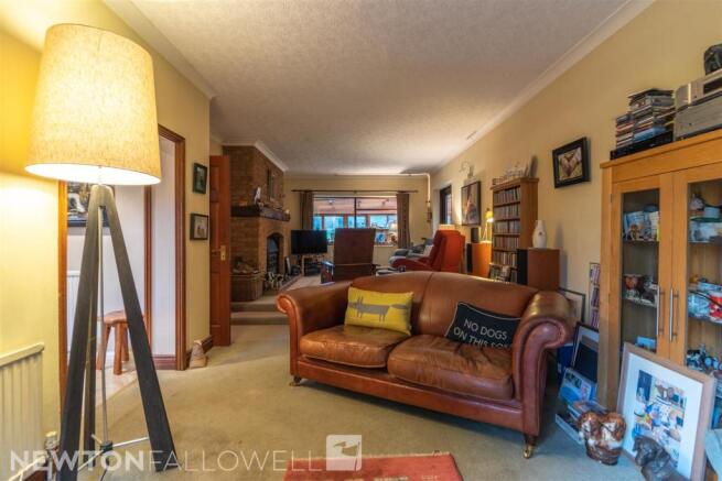 FORMAL LOUNGE