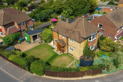 Manor Crescent, Wendover, HP22