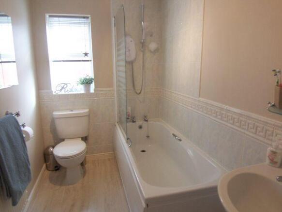 BEDROOM 2