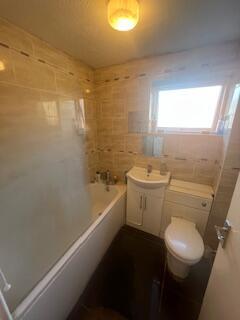 3 bed End of Terrace to rent Image 4