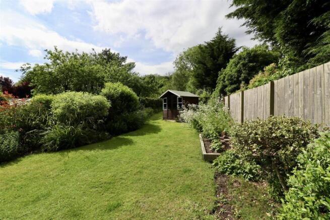 4 bed Semi-Detached for sale Image 11