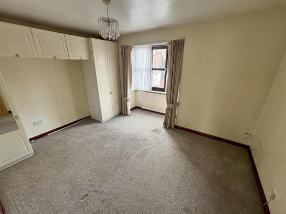 2 bed End of Terrace to rent Image 4