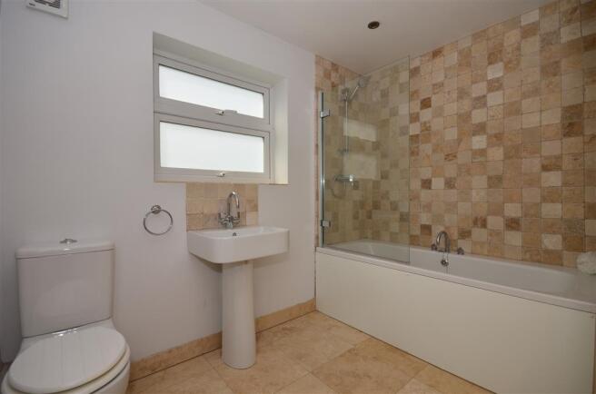 En-Suite Bathroom