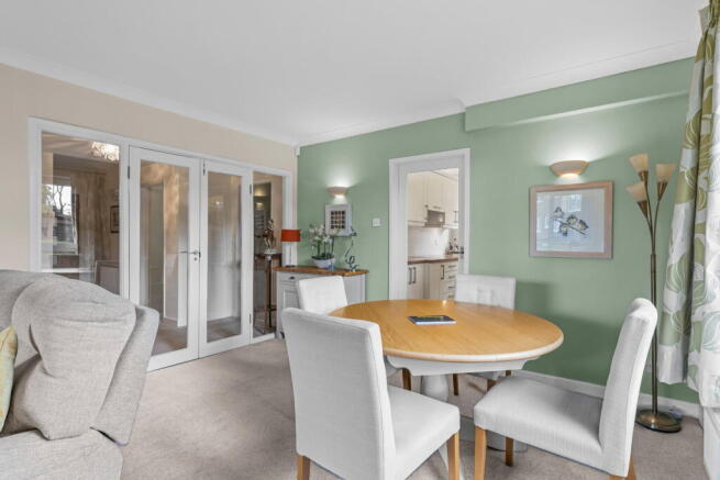 2 bed Ground Flat for sale Image 4