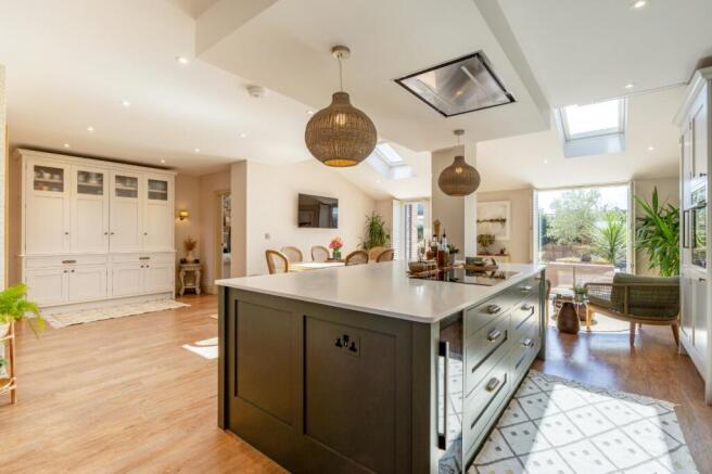 Kitchen/Dining Area