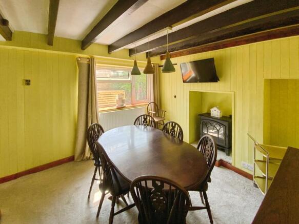 4 bed Semi-Detached for sale Image 4