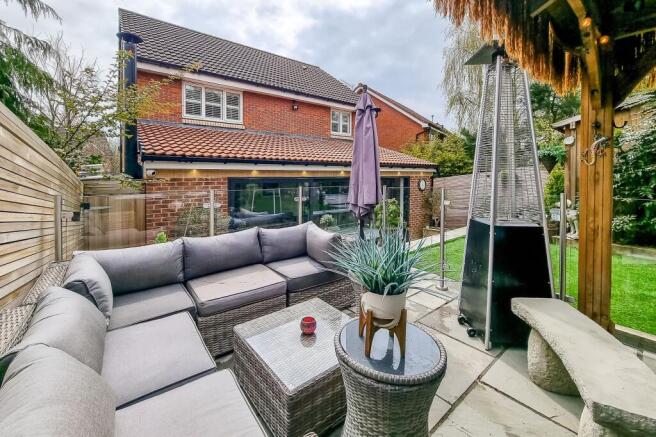 4 bed Detached to rent Image 4