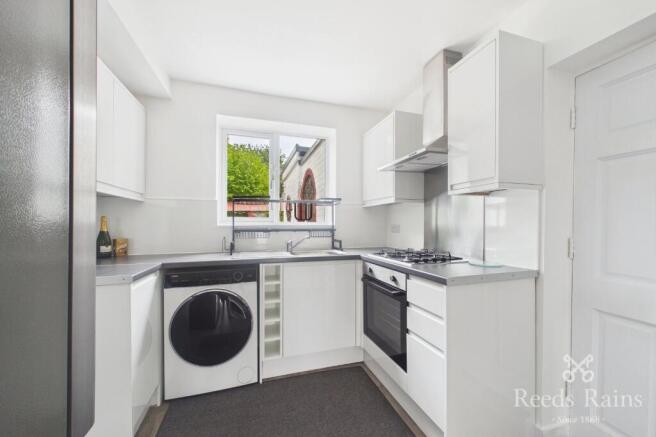 3 bed Semi-Detached for sale Image 9