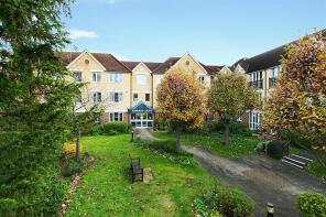 Flat 47, Edwards Court, Turners Hill, Waltham Cross EN8 8SA