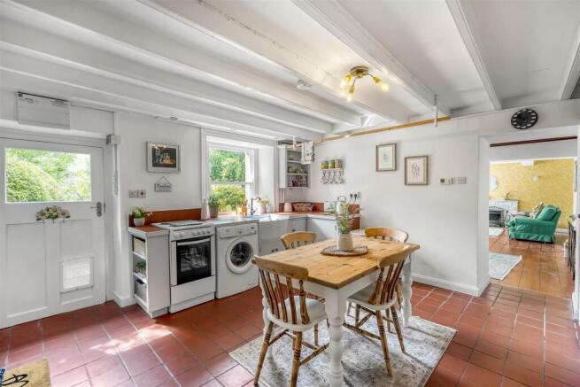 3 bed Semi-Detached for sale Image 5