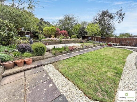 4 bed Bungalow for sale Image 7