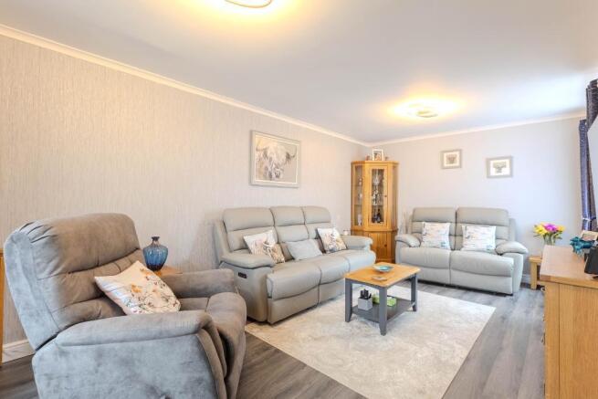 21, Loch Lea, Kirkintilloch, Glasgow, G66 2ND photo 3
