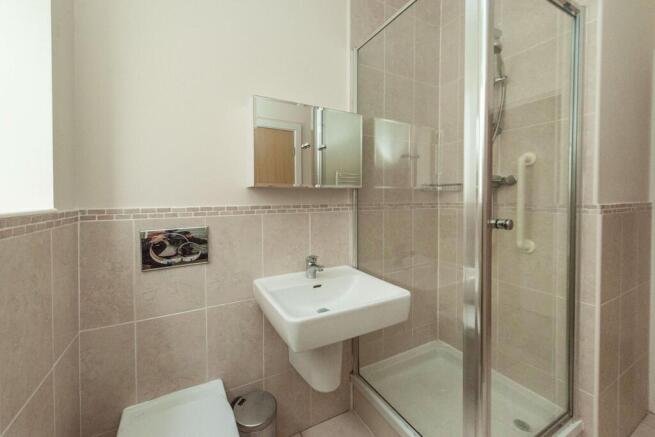 2 bed Ground Flat for sale Image 9