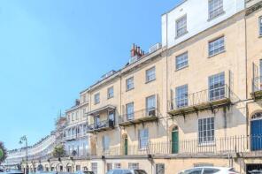 First Floor Flat, 48, Royal York Crescent, Clifton, Bristol BS8 4JS