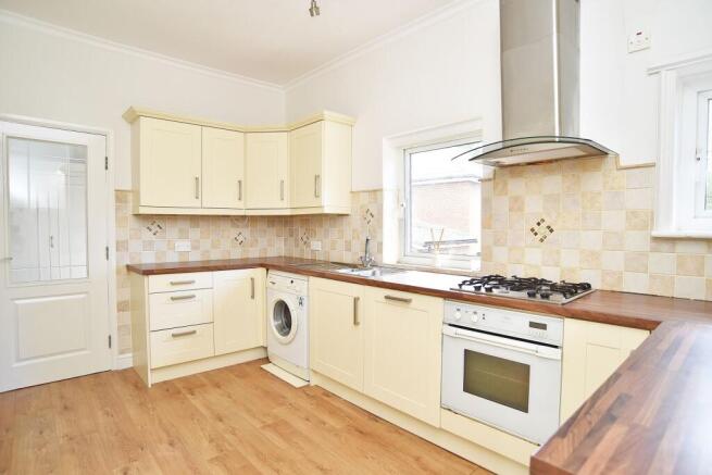 2 bed Flat for sale Image 7