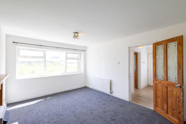 3 bed Semi-Detached to rent Image 8