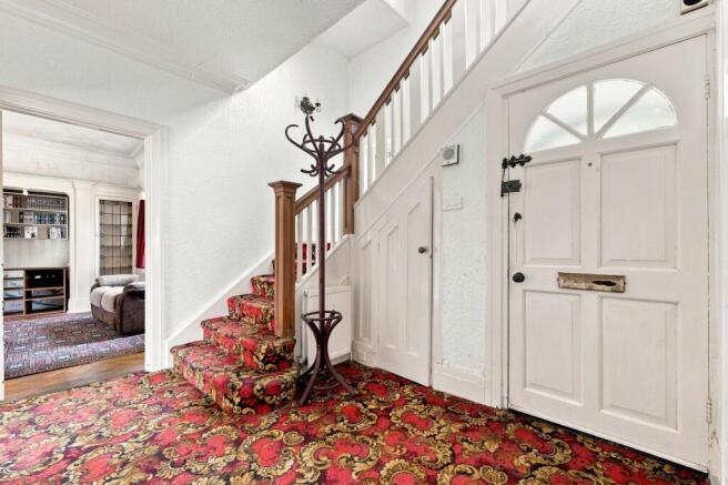 6 bed Detached for sale Image 10