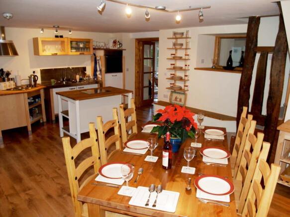 KITCHEN/DINER