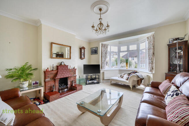 6acc31c1-e4a7-4d8...