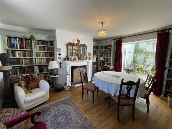 DINING ROOM / LIBRARY