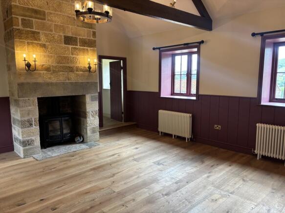 4 bed Detached to rent Image 8