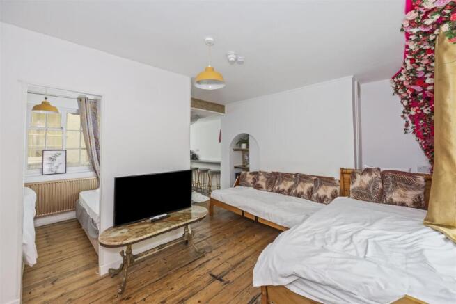 Oriental Place, 33-016.JPG