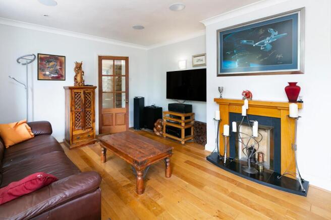 4 bed Detached Bungalow for sale Image 10