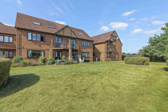 4 Denton Court, Bobmore Lane, SL7 1GW NEW (LOW RES