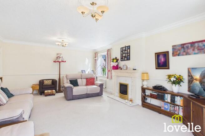 4 bed Detached for sale Image 10