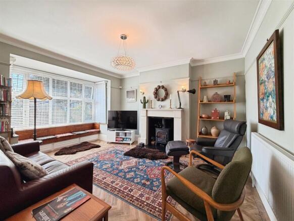 4 bed Semi-Detached for sale Image 7