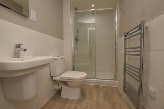 2 bed Apartment to rent Image 6