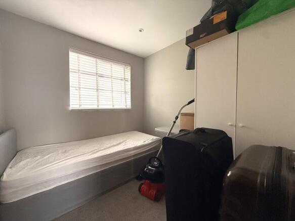 3 bed House to rent Image 8